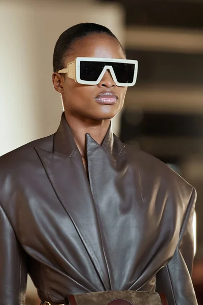 Look 30